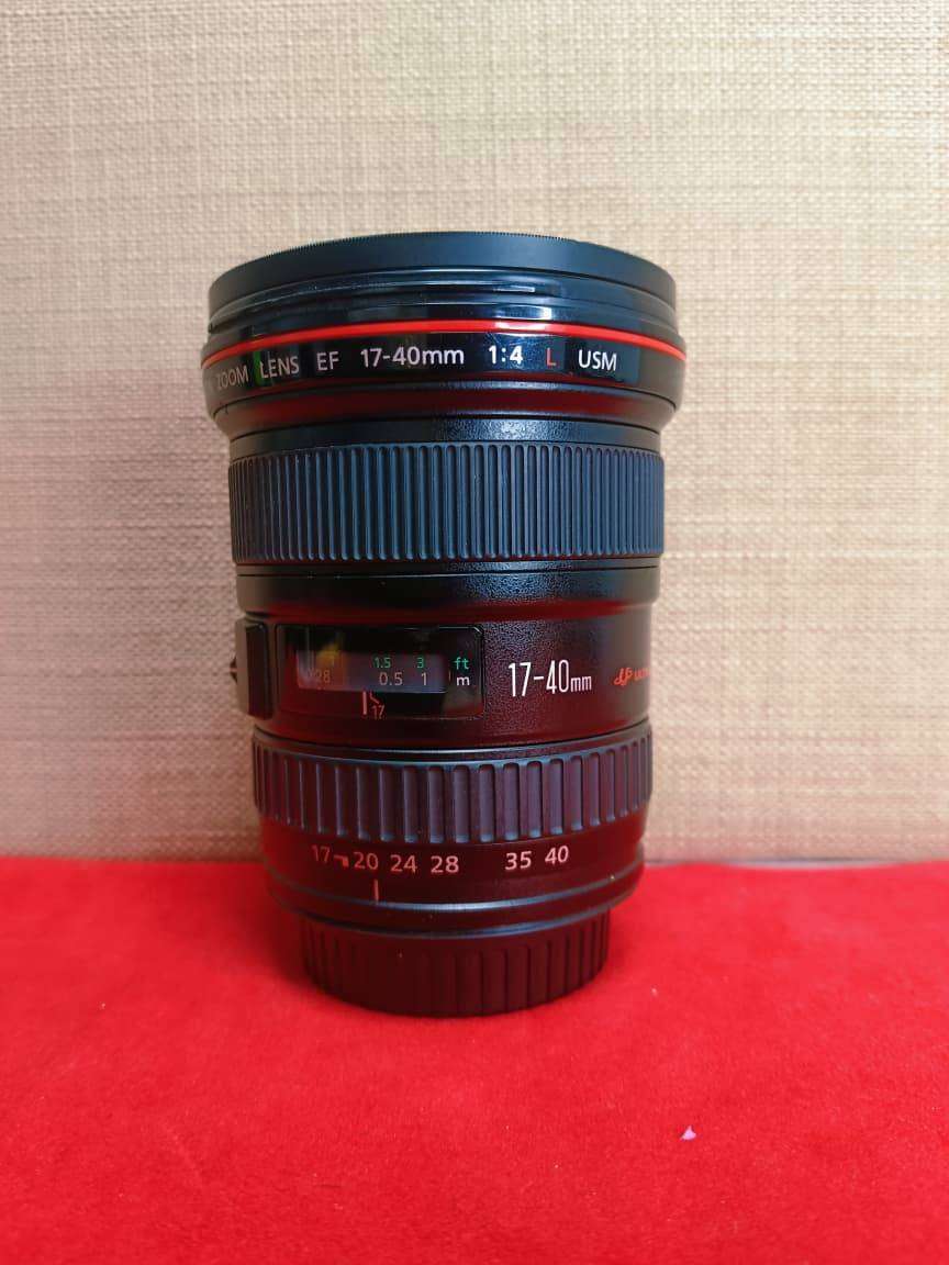 Canon EF 17-40mm f/4L USM Ultra-Wide Zoom Lens