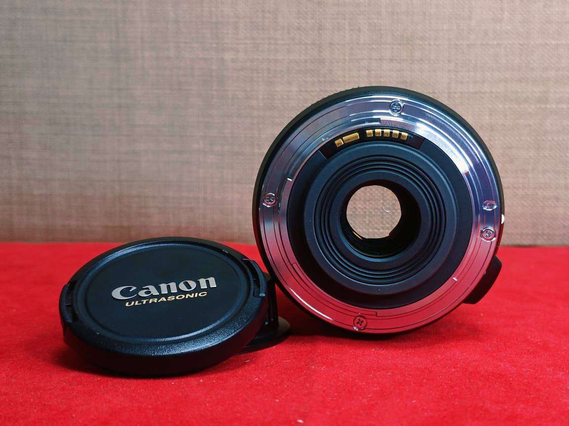 Canon EF-S 60mm f/2.8 USM Macro Lens
