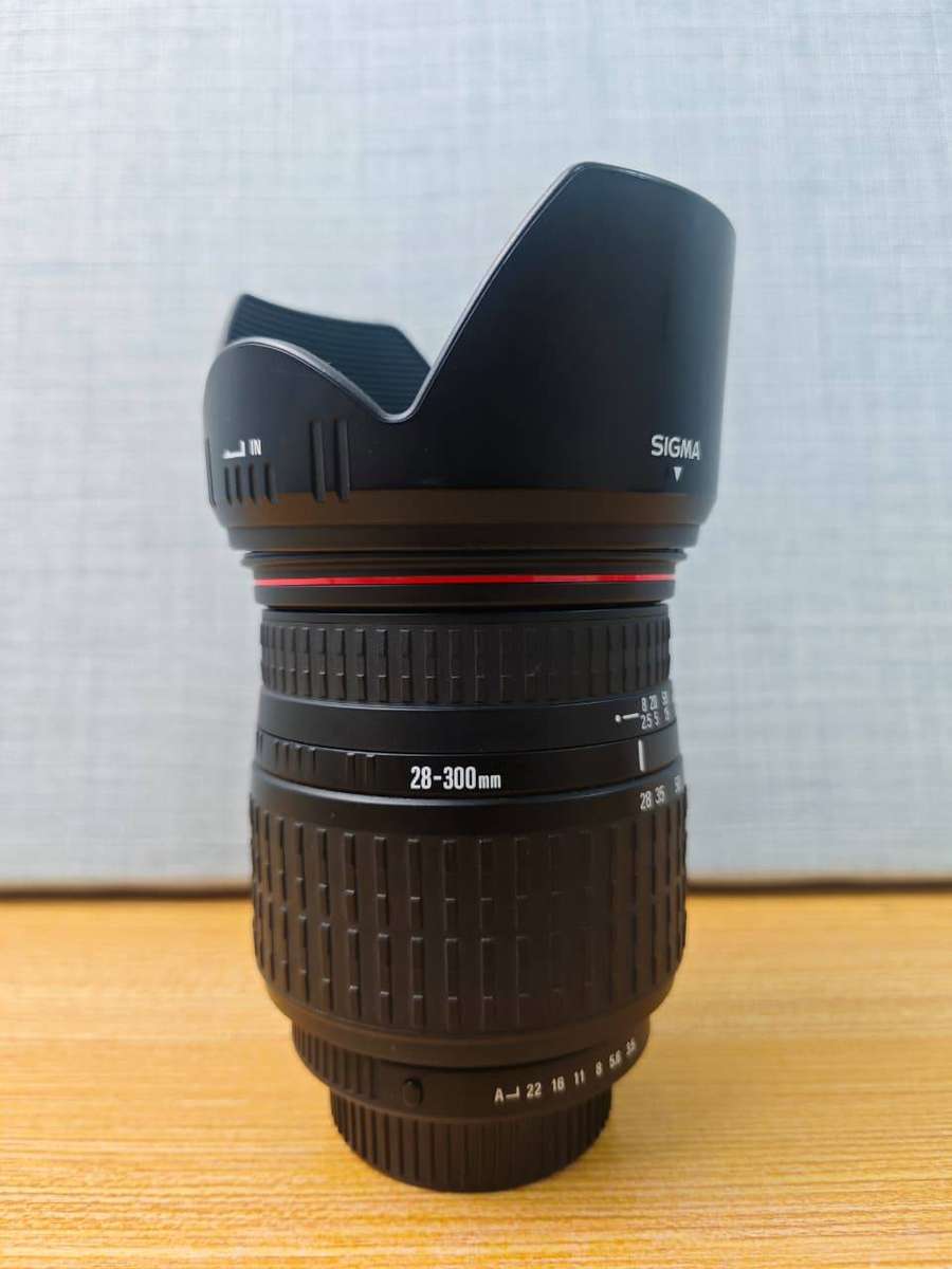 Sigma 28-300mm f/3.5-6.3 DL Hyperzoom Aspherical IF Lens for Pentax K Mount