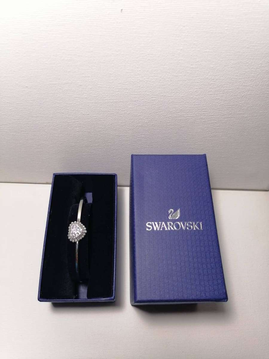 ***Swarovski Hyperbola Heart Bangle SKU: 5684385***