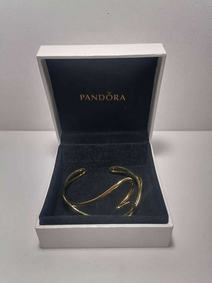 ***Organically Shaped Heart Bangle SKU: 563808C00***