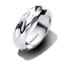 ***Pandora Rippled Wide Band Ring***