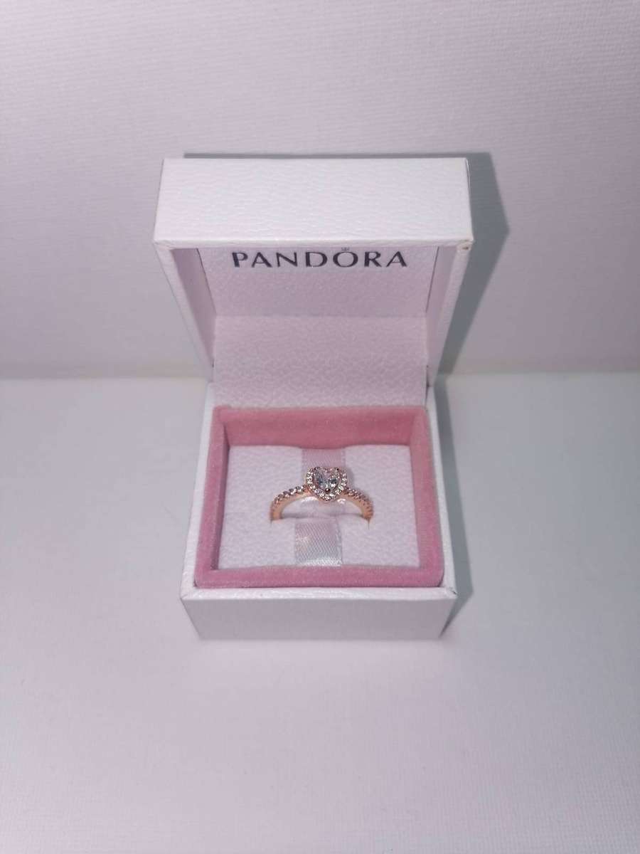 Pandora Sparkling Elevated Heart Ring