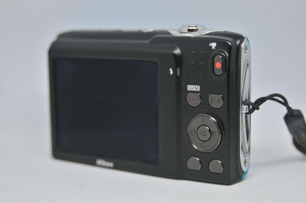 Nikon Coolpix S3100 (Blue) - 14 Megapixels - 5x Optical Zoom