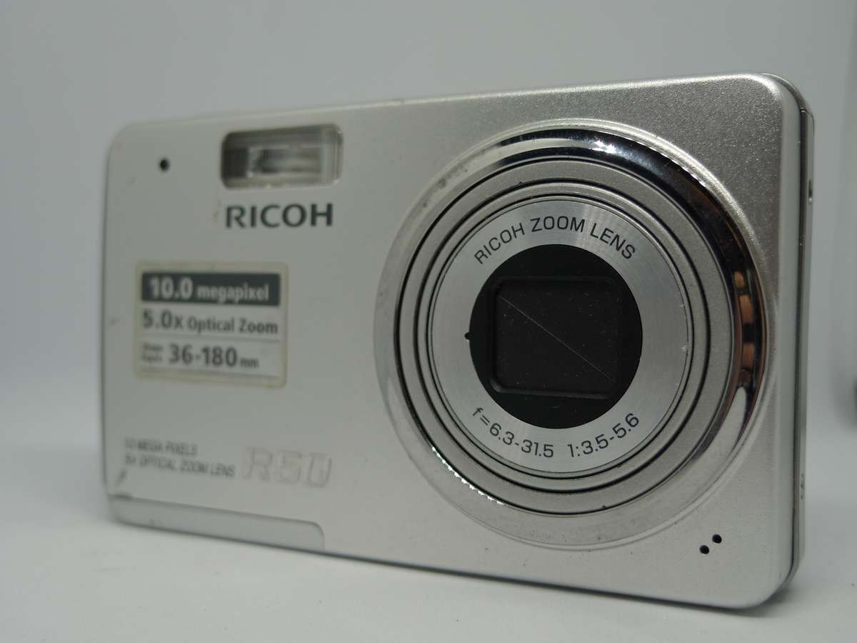 Ricoh R50 - 5x Optical Zoom - 10 Megapixels