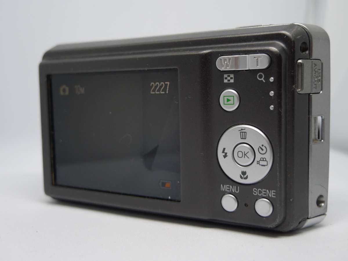 Ricoh R50 - 5x Optical Zoom - 10 Megapixels