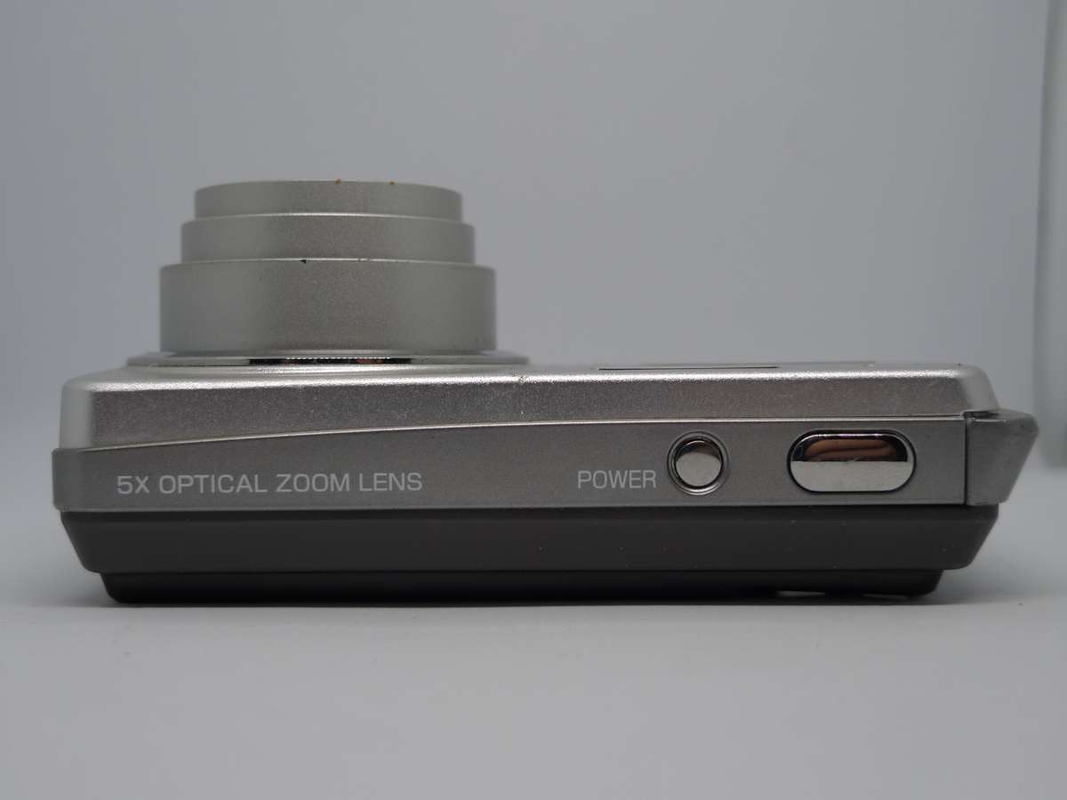 Ricoh R50 - 5x Optical Zoom - 10 Megapixels