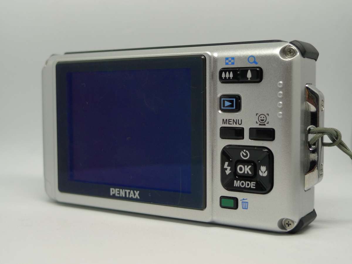 Pentax Optio W80 - 12 Megapixels - 5x Optical Zoom - 16GB SD Card Included