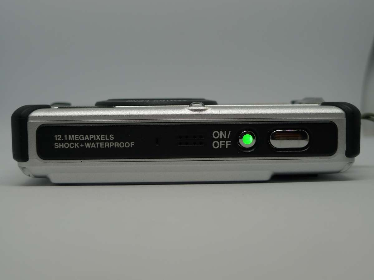 Pentax Optio W80 - 12 Megapixels - 5x Optical Zoom - 16GB SD Card Included