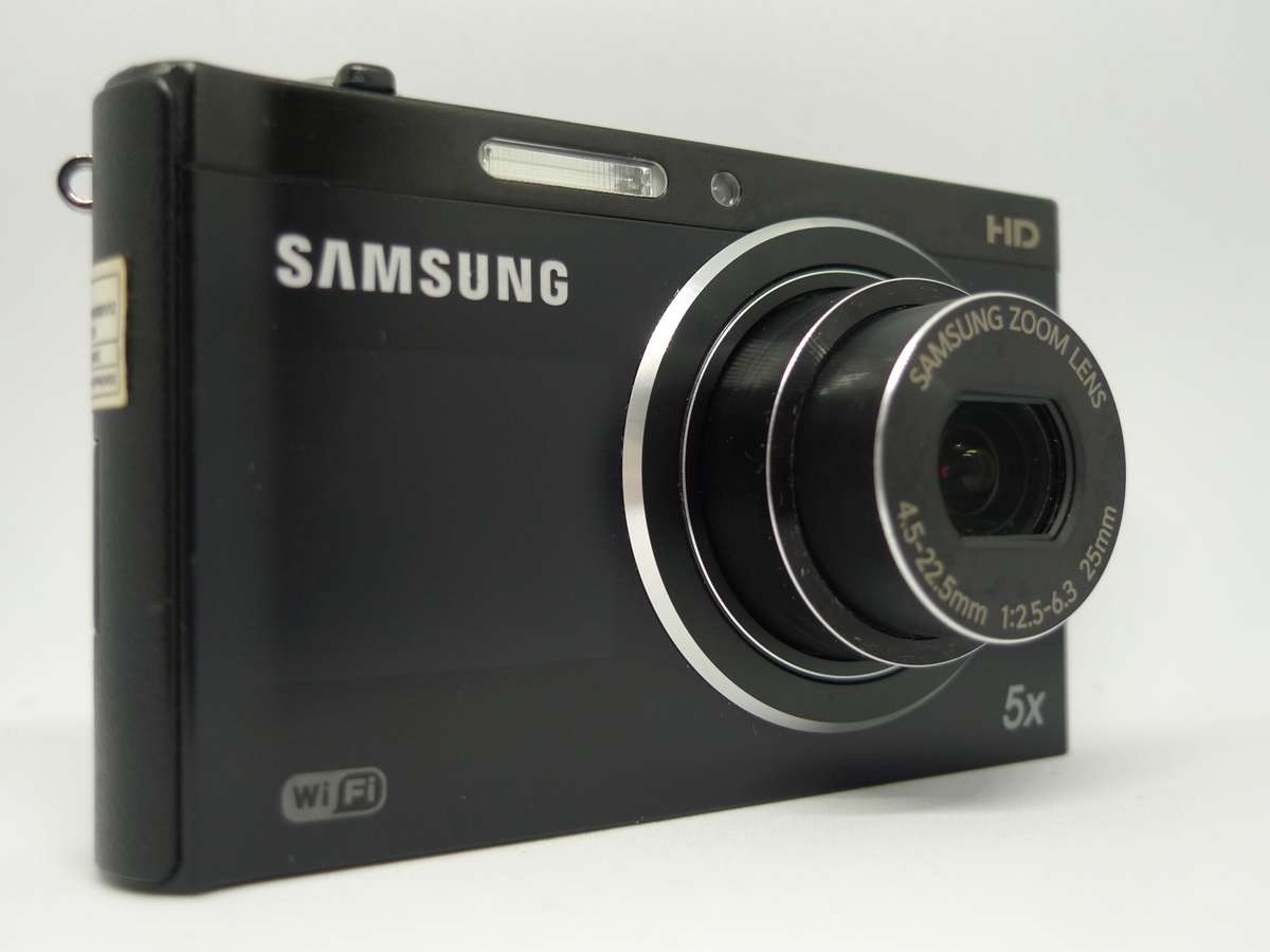 Samsung DV300F - 16 Megapixels - 5x Optical Zoom - WiFi