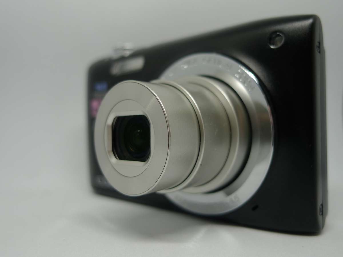 Nikon Coolpix S2700 - 16 Megapixels - 6x Optical Zoom