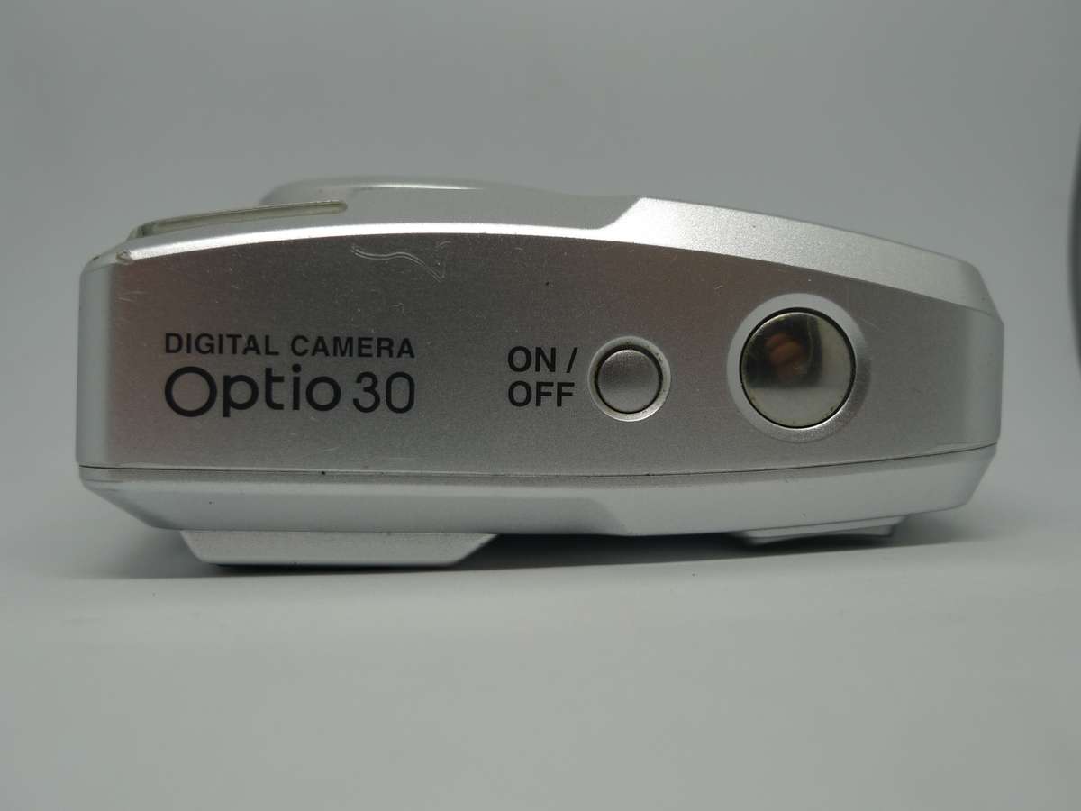 Pentax Optio 30 - 3x Optical Zoom - 3 Megapixels