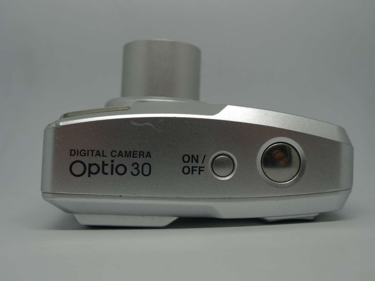 Pentax Optio 30 - 3x Optical Zoom - 3 Megapixels