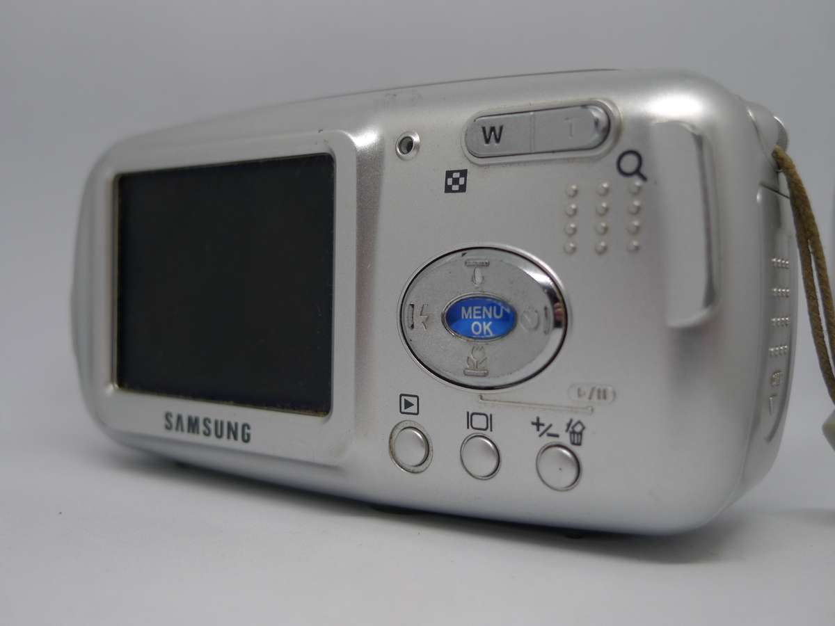 Samsung Digimax A400 - 4 megapixels - 3x optical zoom