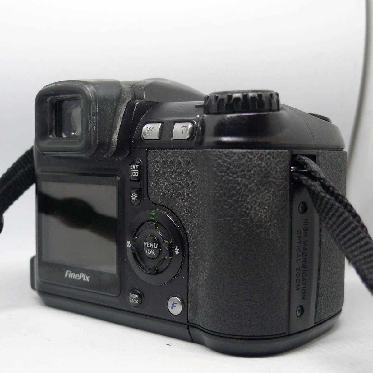 Fuji Finepix S5600 | 10x Optical Zoom | 5.1 Megapixels
