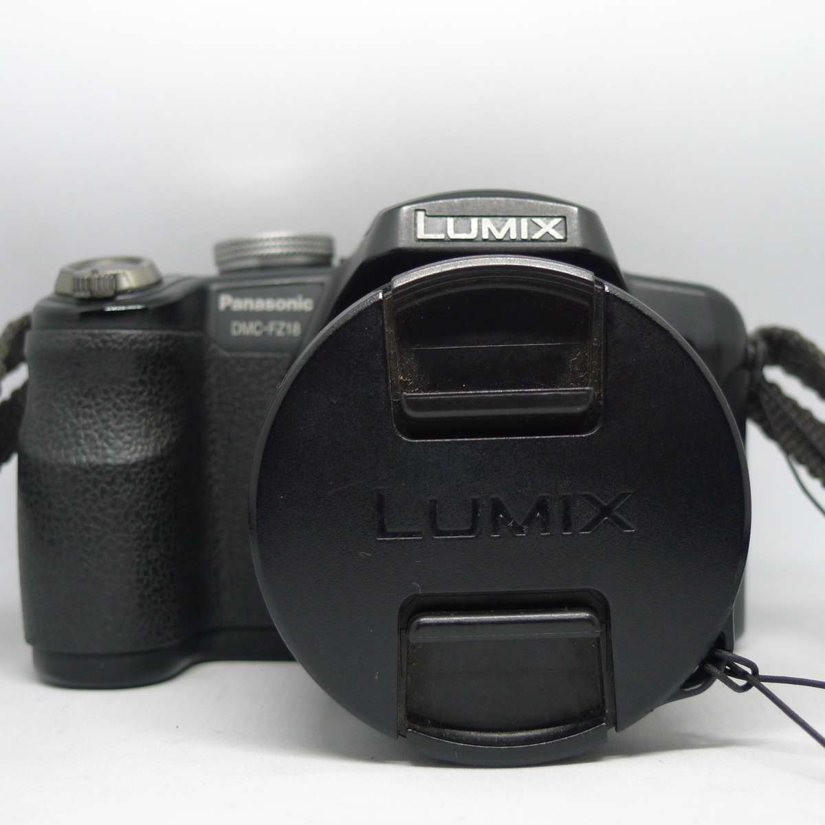 Panasonic FZ18 - 18x Optical Zoom - 8.1 Megapixels (Full Kit)