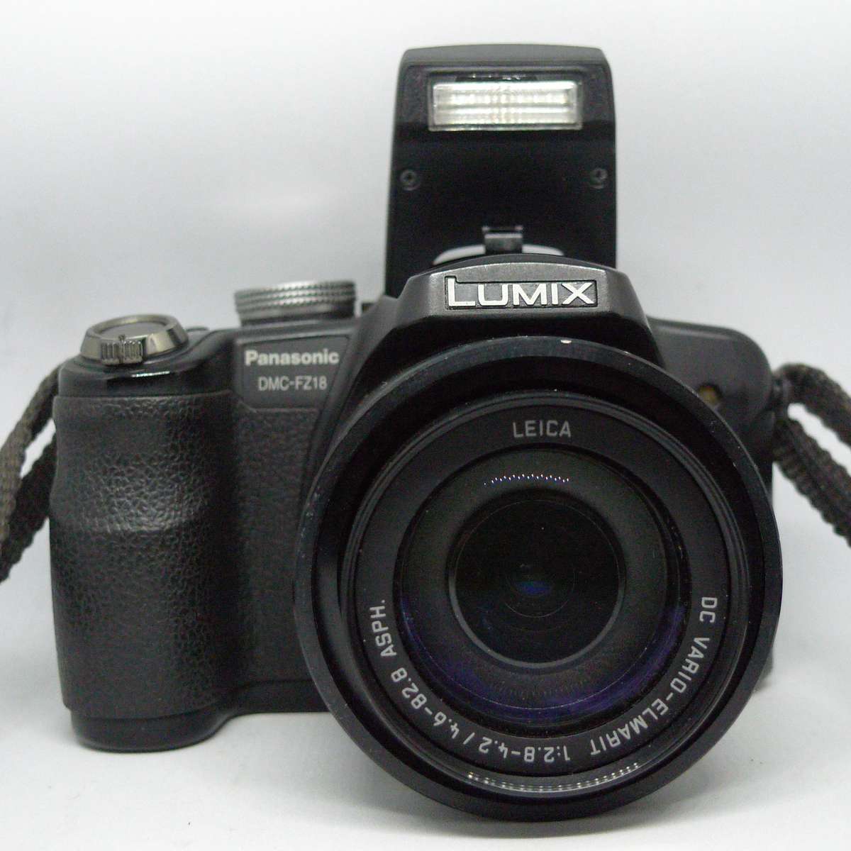 Panasonic FZ18 - 18x Optical Zoom - 8.1 Megapixels (Full Kit)