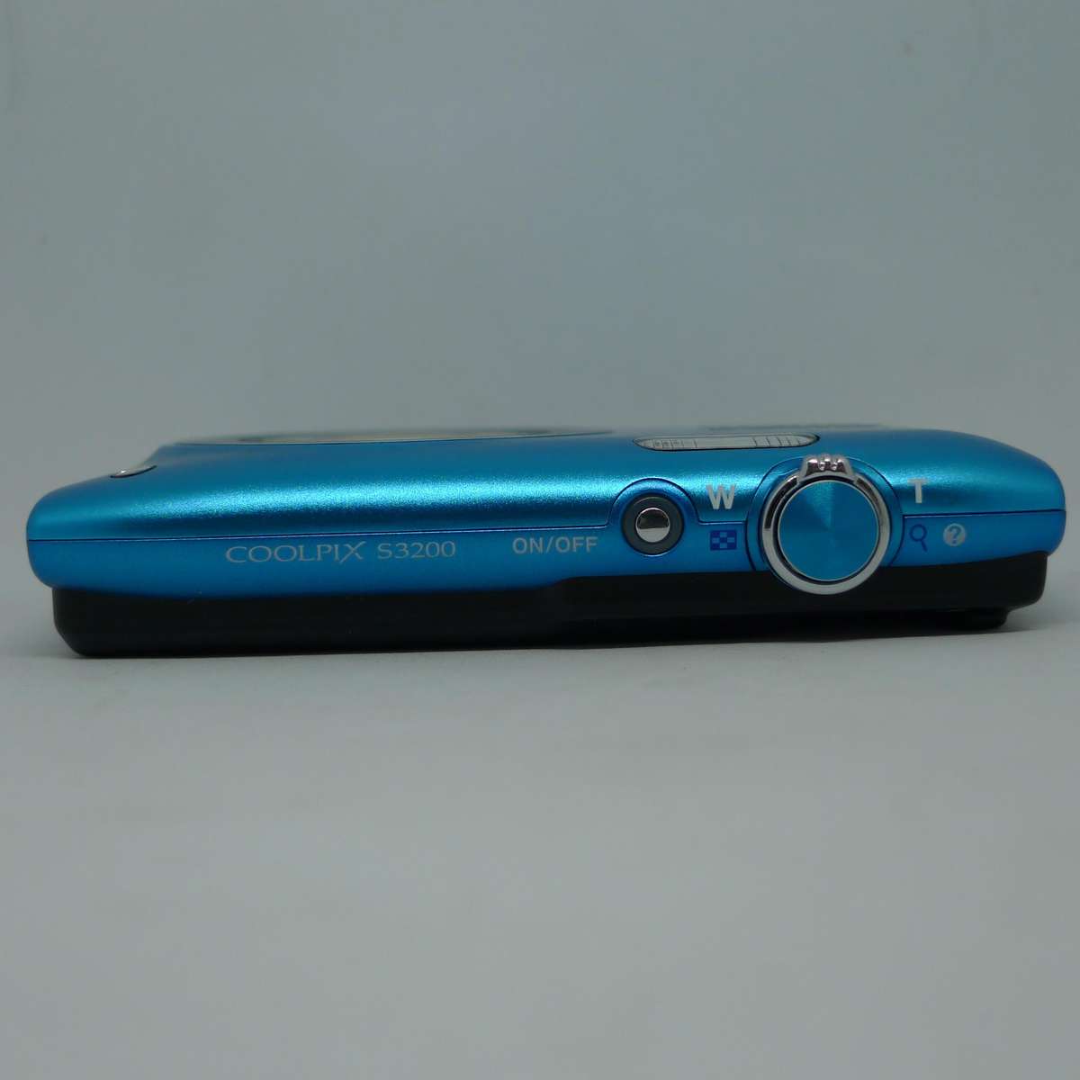 Nikon Coolpix S3200  Blue  Pristine Condition  Complete Kit