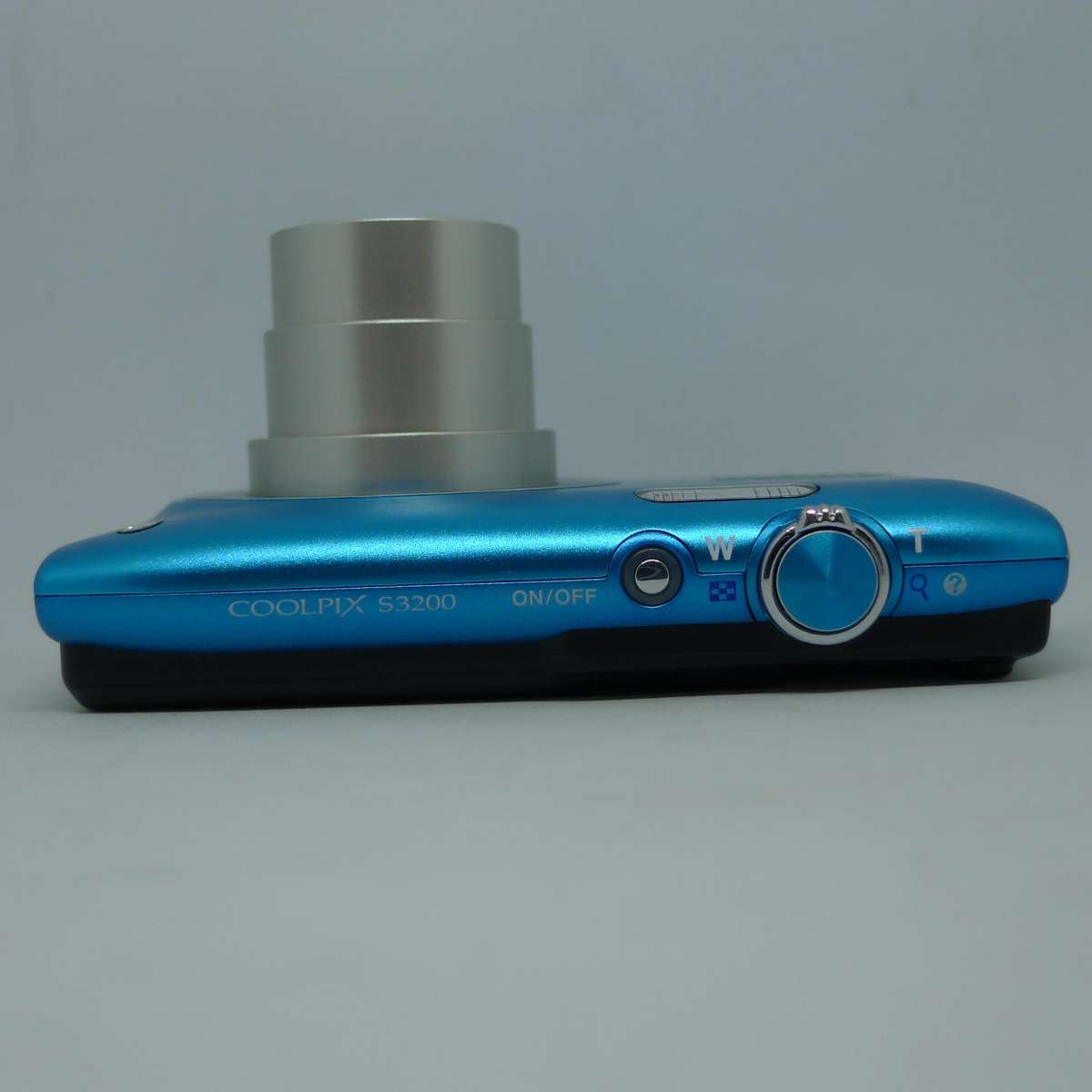 Nikon Coolpix S3200  Blue  Pristine Condition  Complete Kit