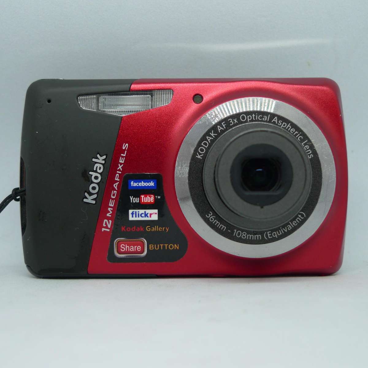 Kodak Easyshare M530 - 12 Megapixels - 3x Optical Zoom - 4GB SD Card