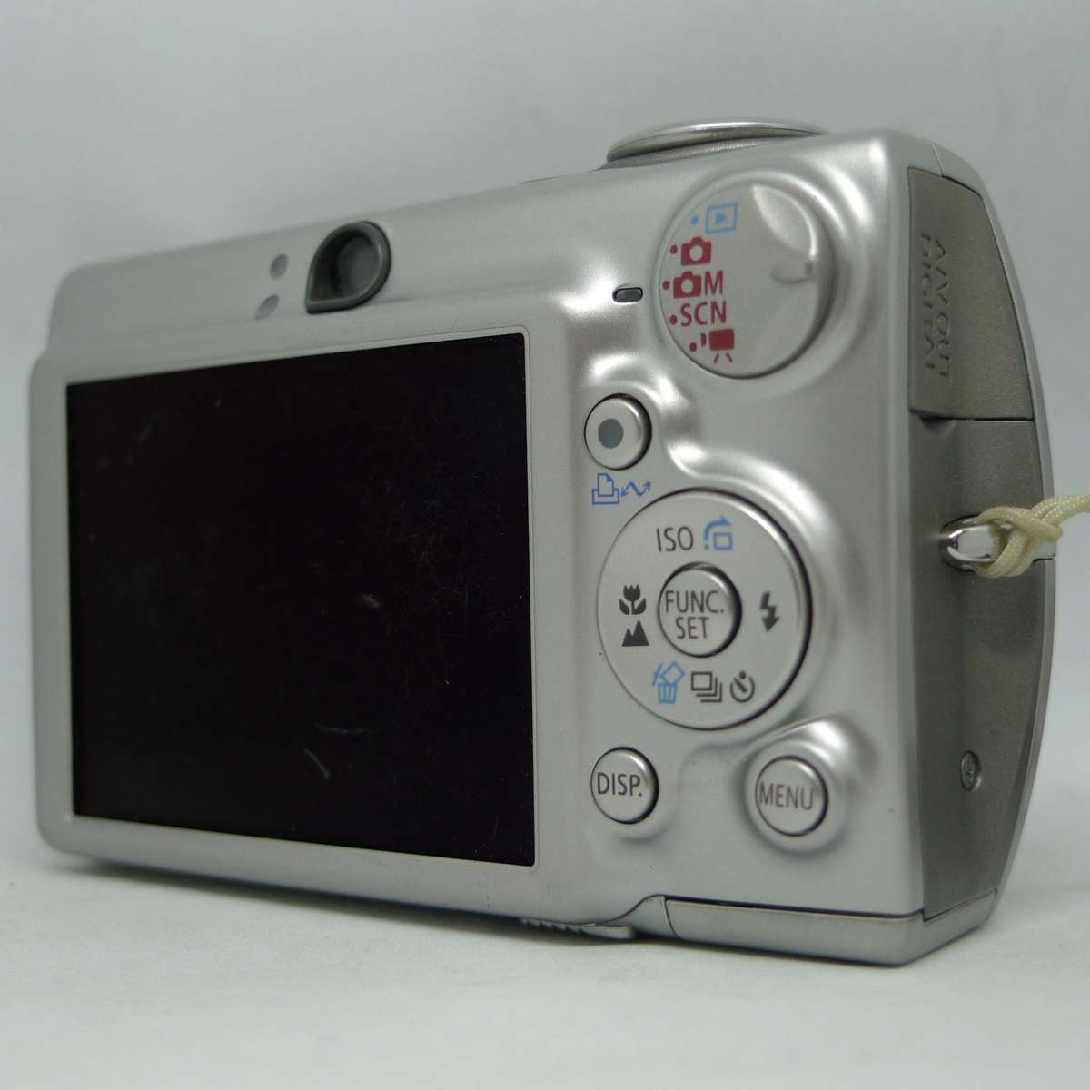Canon IXUS 750 - 7.1 Megapixels -  3x Optical Zoom