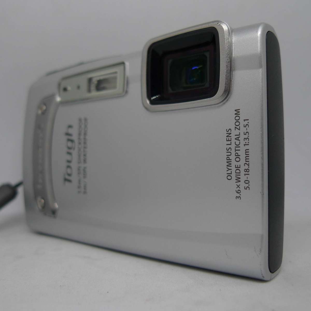 Olympus Tough TG-310 - 14 Megapixels - 3.6x Optical Zoom -- Flawless Condition
