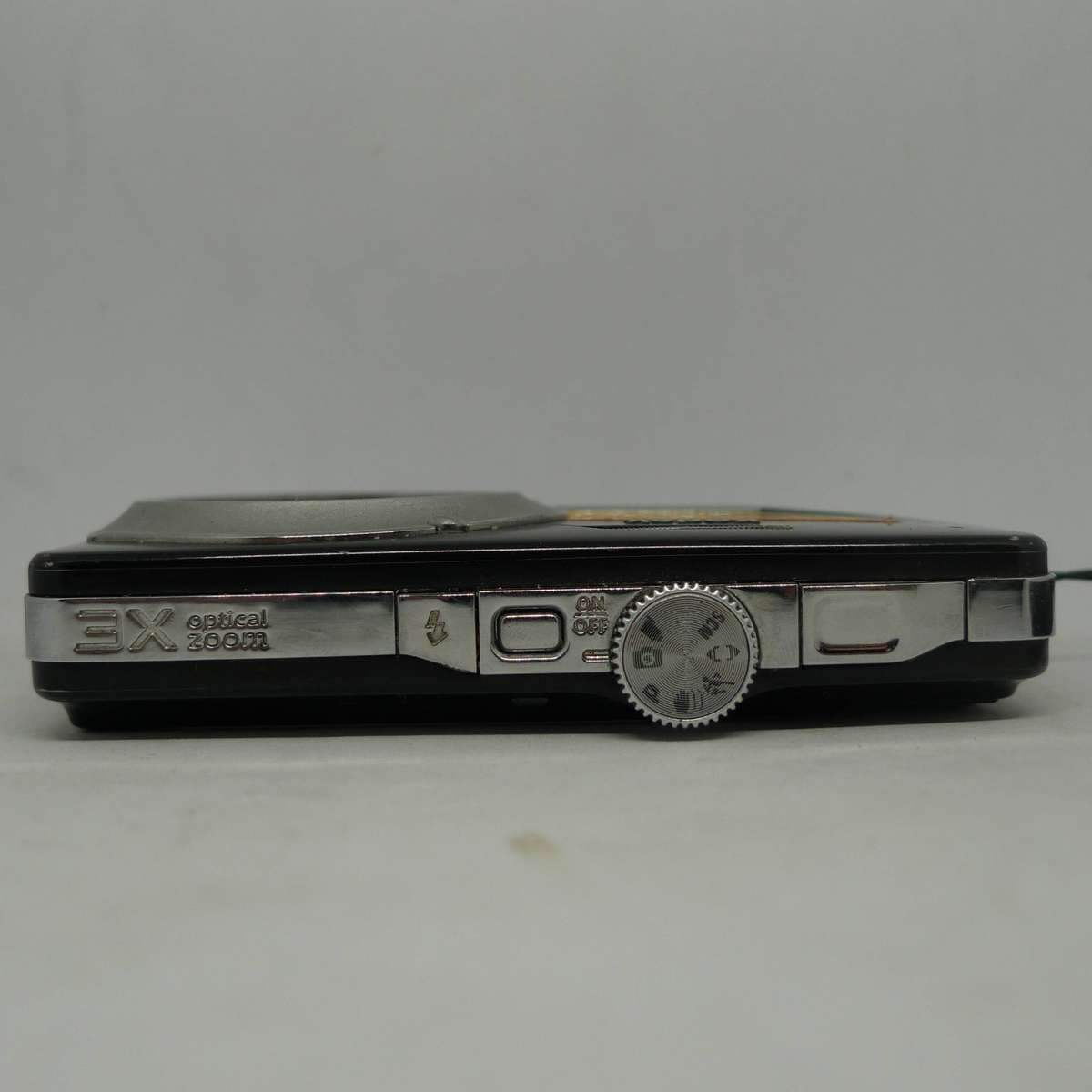 Kodak EasyShare M340 - 10 Megapixels - 3x Optical Zoom - SD Card Included