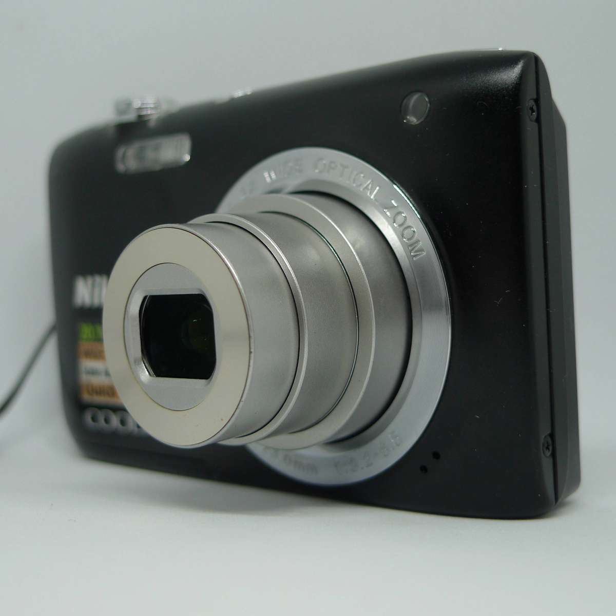 Nikon Coolpix S2800 - 20 Megapixels - 5 x Optical Zoom - Almost new condition