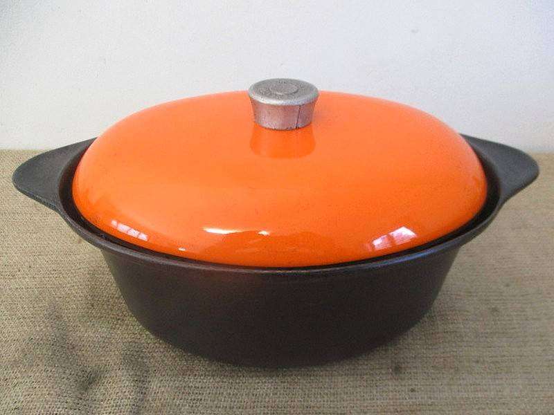 Very Neat Large Vintage Cookwell Oval Cast Iron Casserole