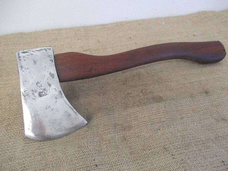 Beautiful Vintage 2lb Axe
