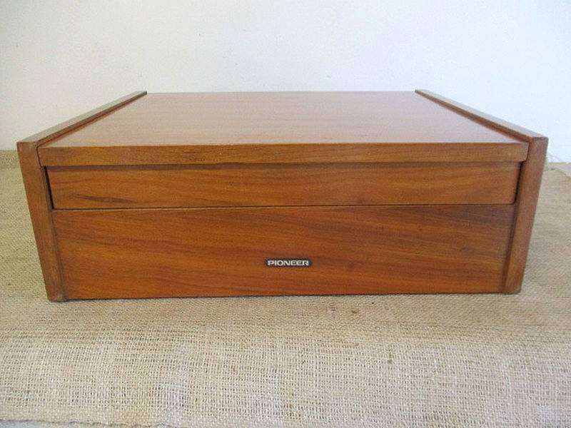 For Repairs....This Vintage Pioneer Stereo Turntable