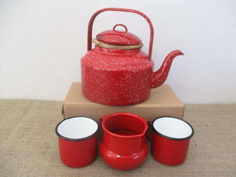 Great Stuff.....This Vintage Speckled Enamel Coffee Kettle With Coffee Bag, Milk Jar And 2x Mugs