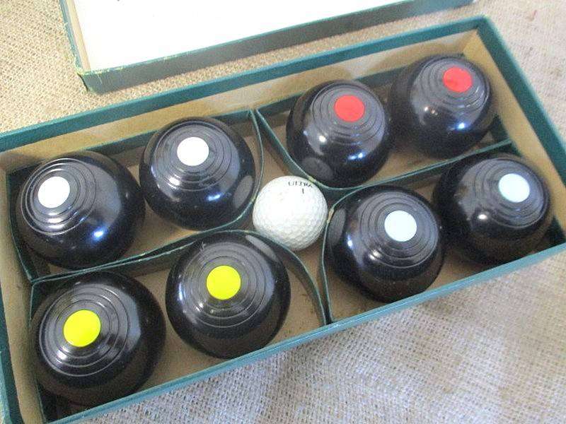 Nice Vintage Banda Mini Carpet Bowls Set In Original Packaging                  Made In England
