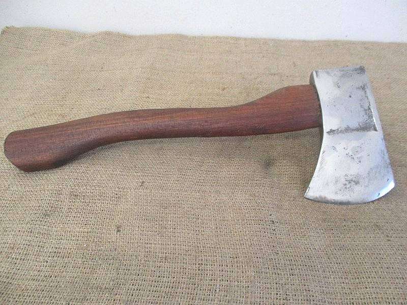Beautiful Vintage 2lb Axe