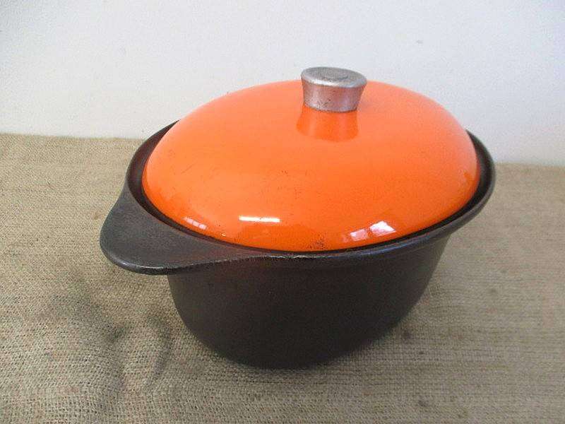 Very Neat Large Vintage Cookwell Oval Cast Iron Casserole