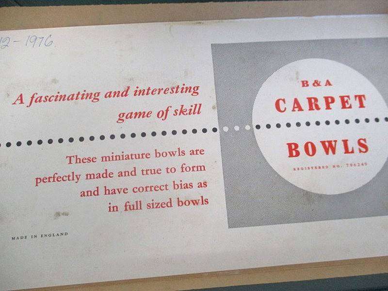 Nice Vintage Banda Mini Carpet Bowls Set In Original Packaging                  Made In England