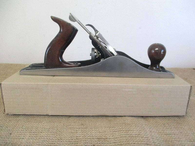 A Real True Hero.......This Excellent Neat Vintage Stanley Bailey No 5 Hand Plane       England