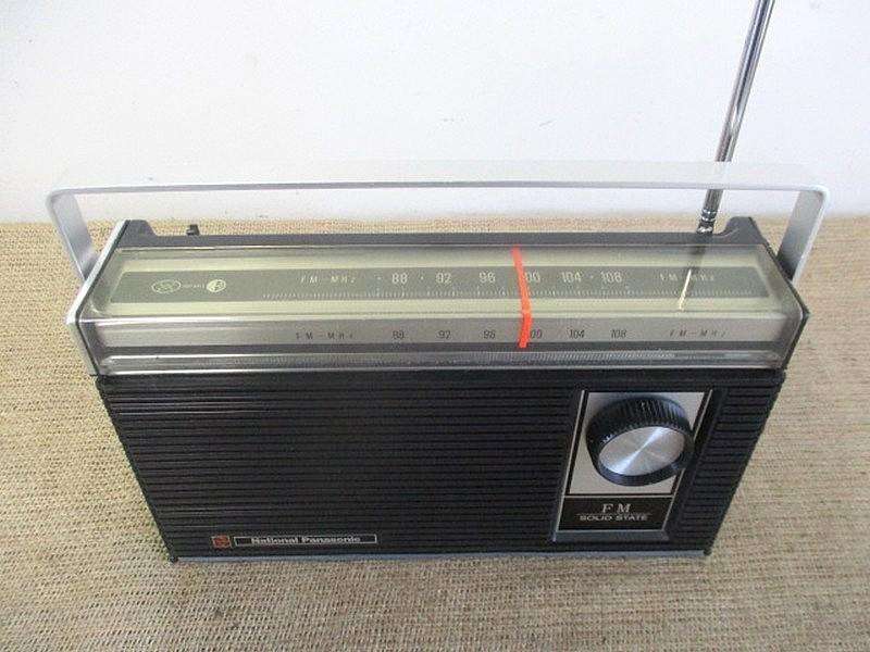 Vintage Naional Panasonic Model RF-632 Portable Transistor Radio      Late 1950's - Early 1960"s