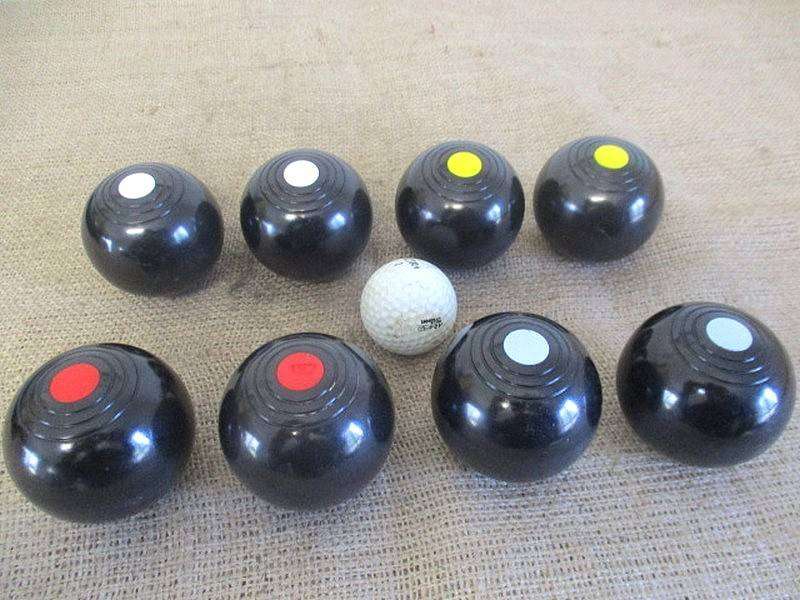 Nice Vintage Banda Mini Carpet Bowls Set In Original Packaging                  Made In England