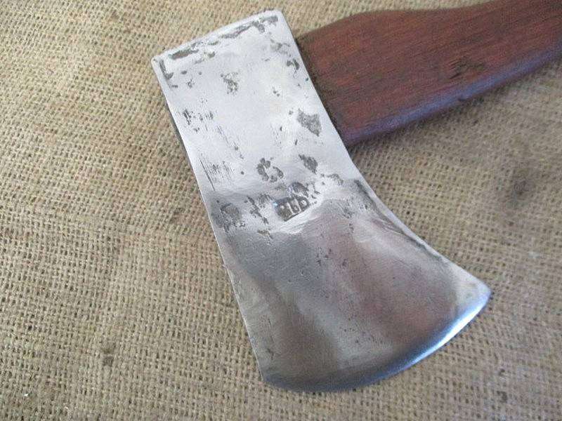 Beautiful Vintage 2lb Axe