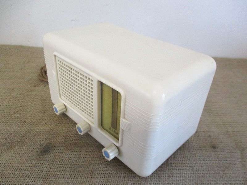 Nice Restoration Challenge........Very Rare Vintage Alba C112 Bakelite Valve Radio         1940's