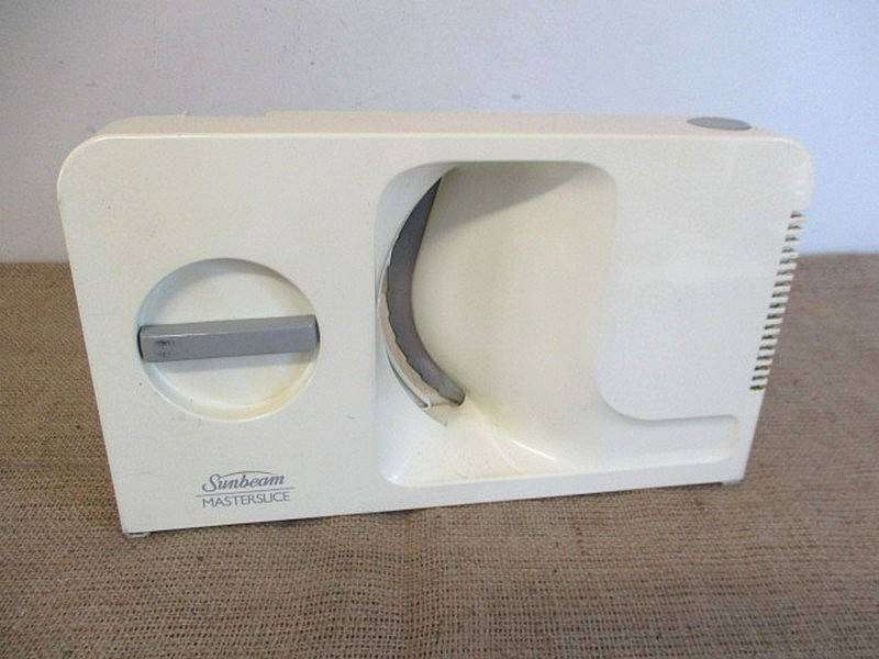Beautiful Neat Clean Vintage Plastic Sunbeam Masterslice Electrical Bread Slicer     Approx 1960's