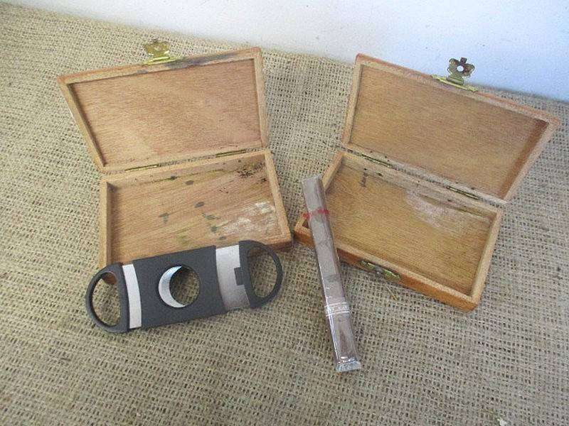 Vintage Hofnar Bolide, Karel 1 Standaard, 2 Serengeti Empty Cigar Boxes And 1x Upmann Cigar & Cutter