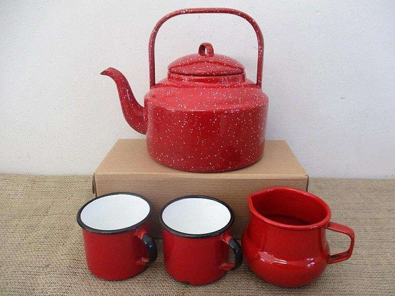 Great Stuff.....This Vintage Speckled Enamel Coffee Kettle With Coffee Bag, Milk Jar And 2x Mugs