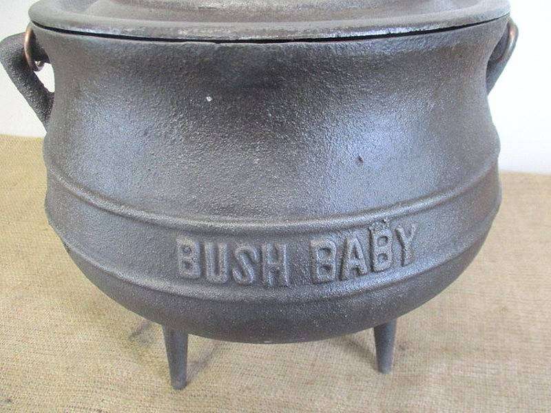 Magnificent And Robust Sizable Vintage Bush Baby #3 Three Legged Solid Cast Iron Potjie Pot