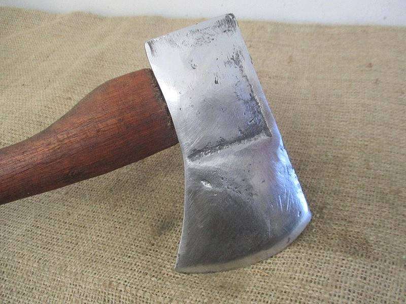 Beautiful Vintage 2lb Axe