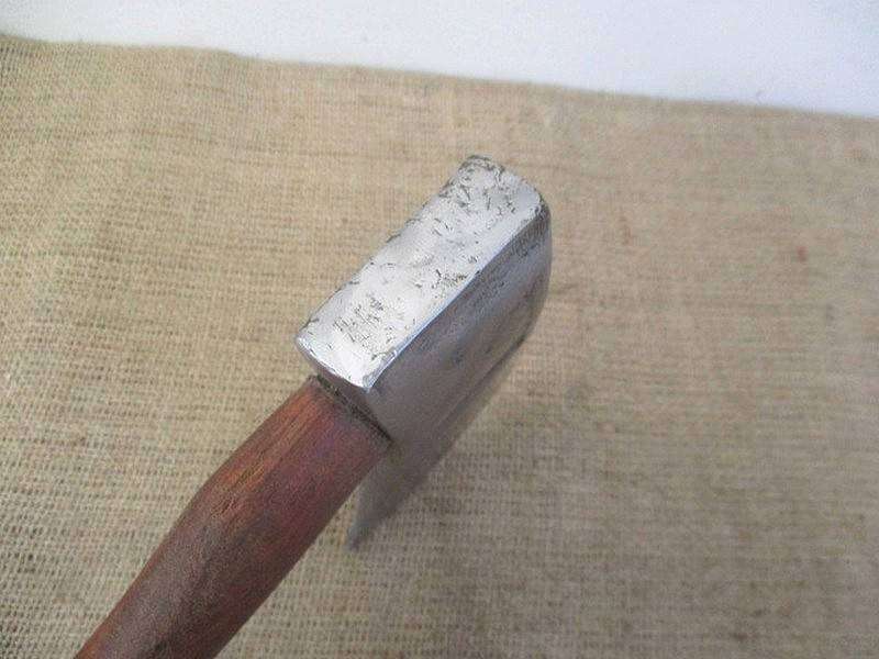 Beautiful Vintage 2lb Axe
