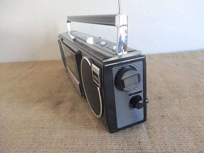 An Outstanding Vintage National FM25 Portable Stereo Radio  Cassette  Recorder     MIB        1980's