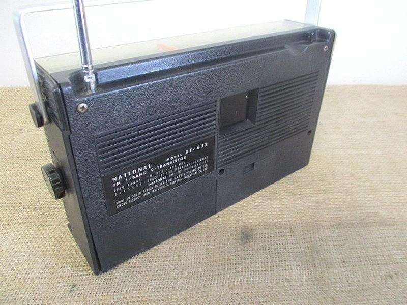 Vintage Naional Panasonic Model RF-632 Portable Transistor Radio      Late 1950's - Early 1960"s
