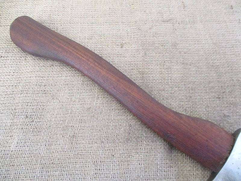 Beautiful Vintage 2lb Axe